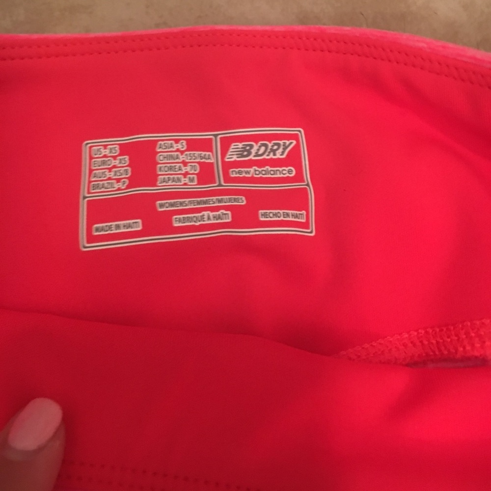 New balance crops - Picture 4 of 8