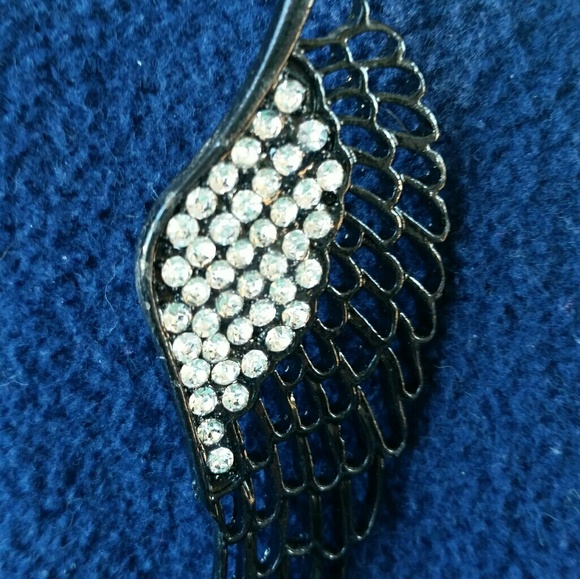 Angel wing earrings in mint condition - Picture 2 of 3