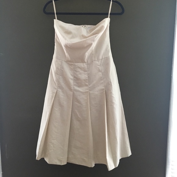 Cream pleated dress - Picture 1 of 3