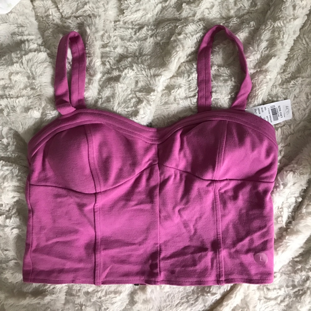 Super cute crop top!