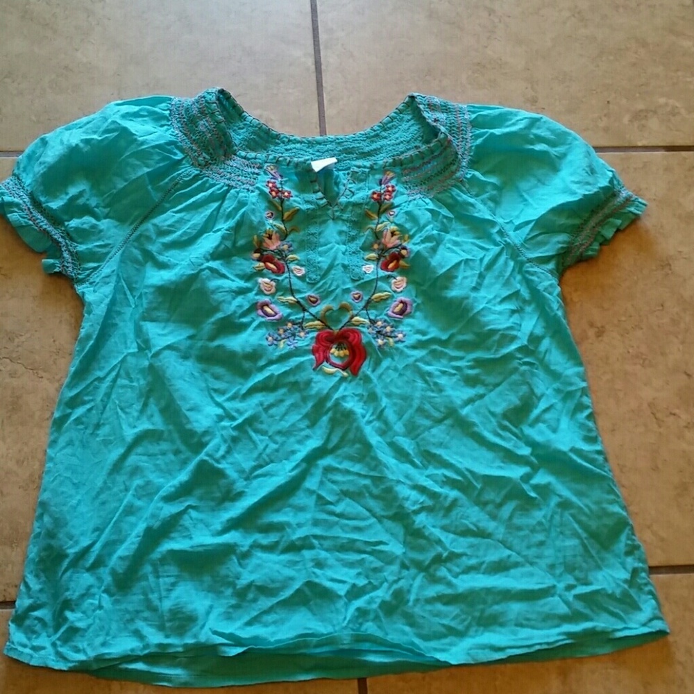 Bila medium embroidered top