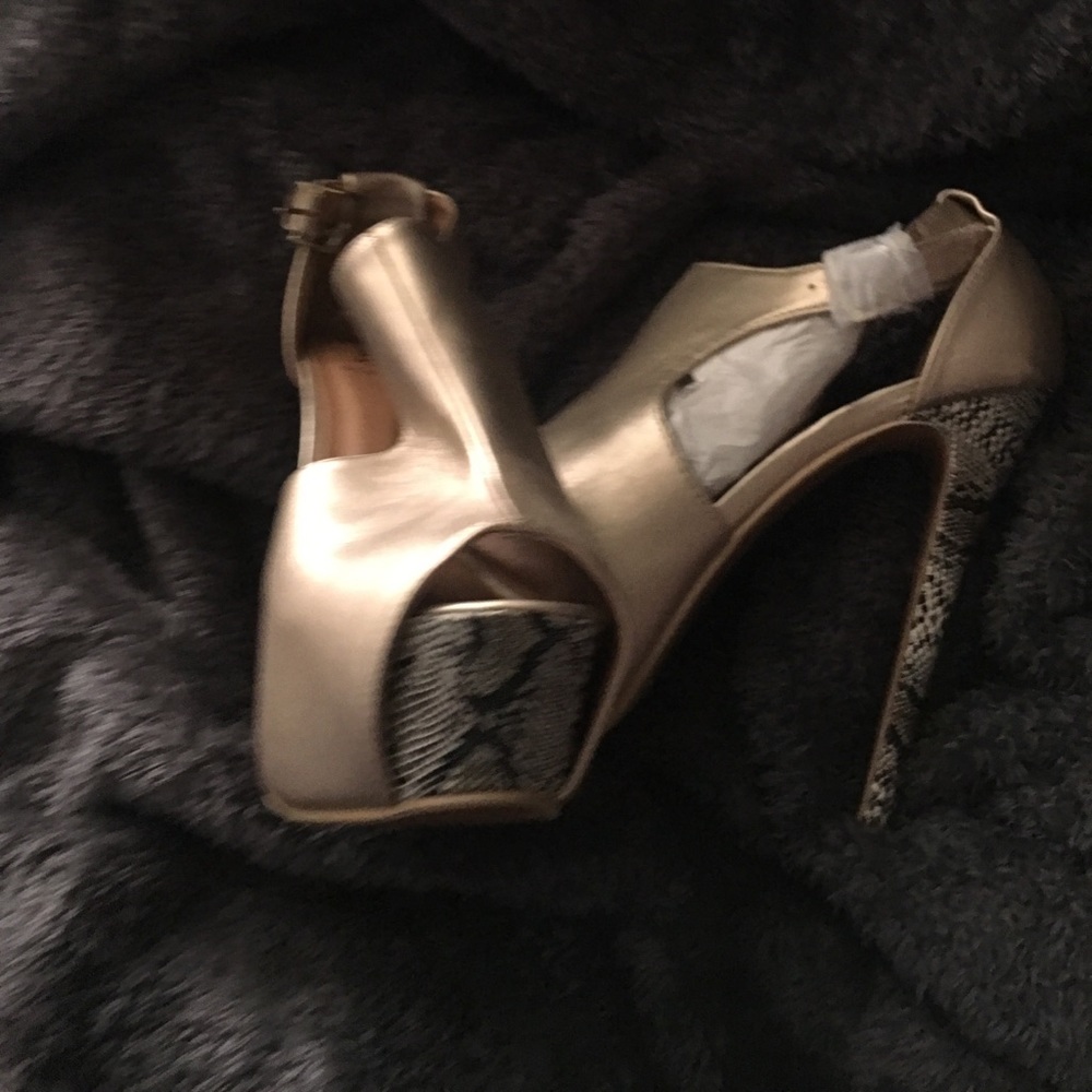 Shoes - Picture 3 of 3