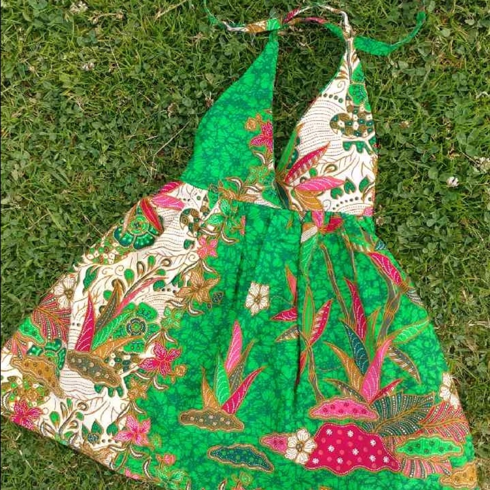 Beautiful little girl's dress. NWOT.