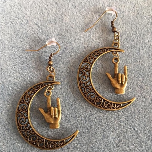 Jewelry - Picture 1 of 1