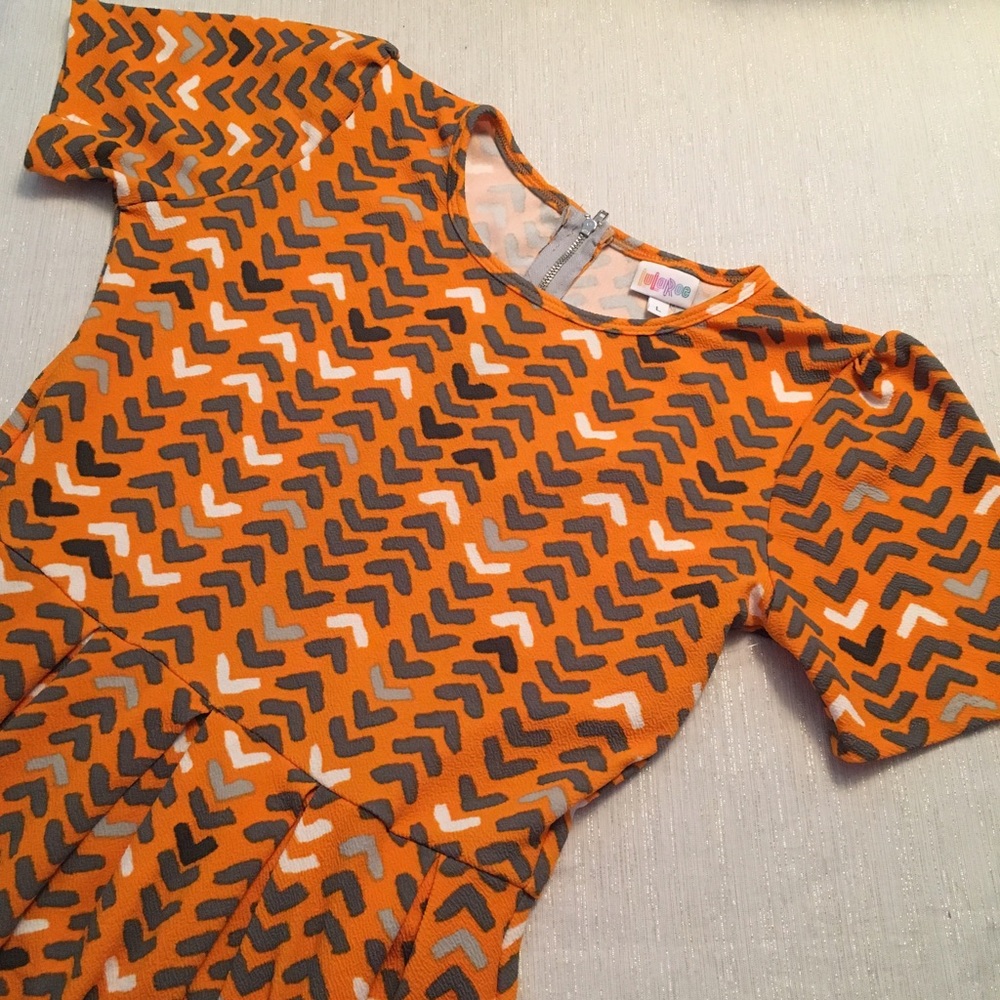 🦄 LuLaRoe Large Hearts Amelia Dress