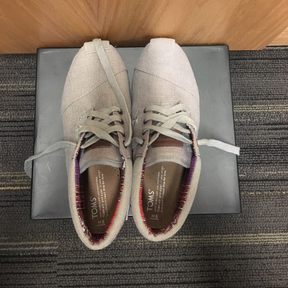 Mens Toms