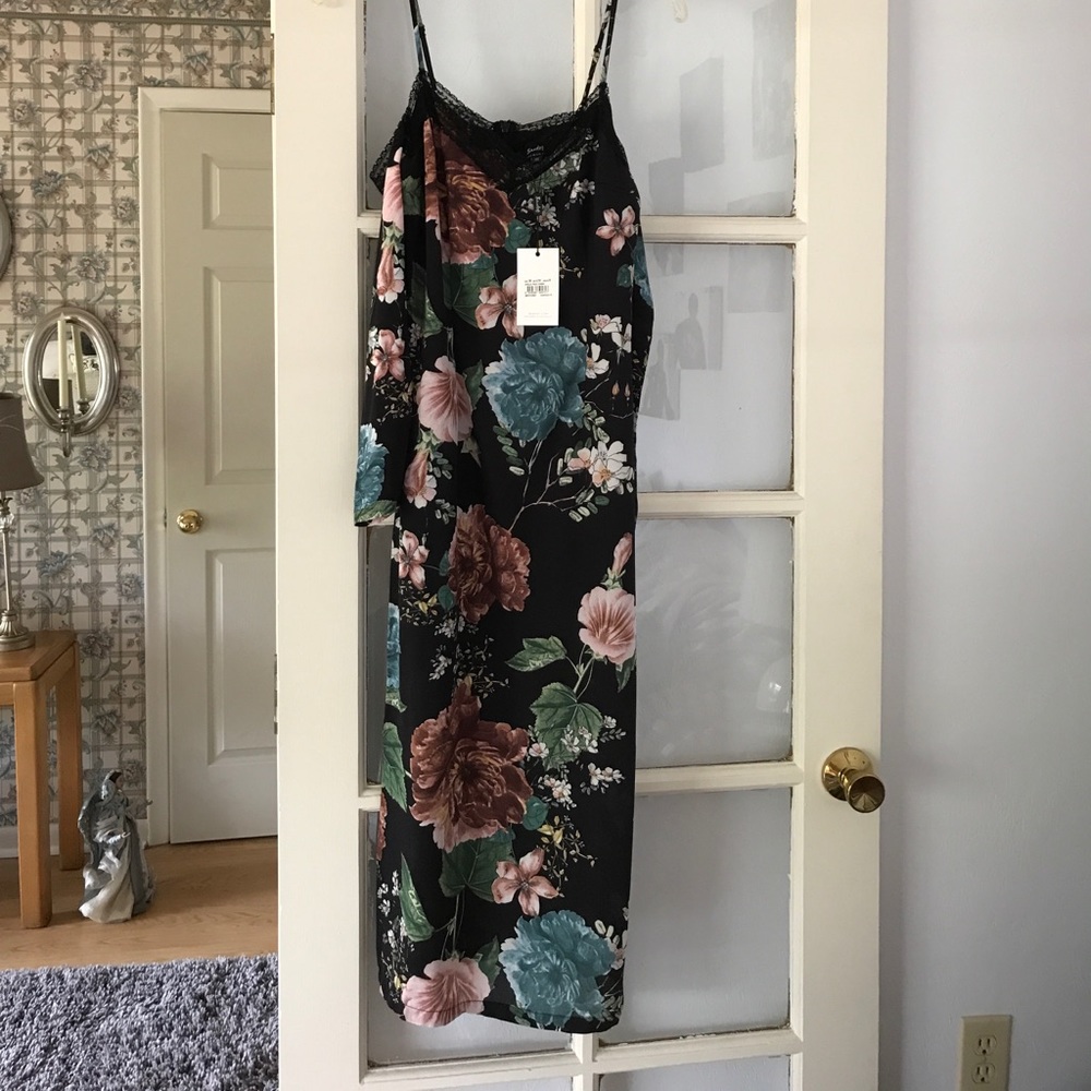 Bare shoulder midi