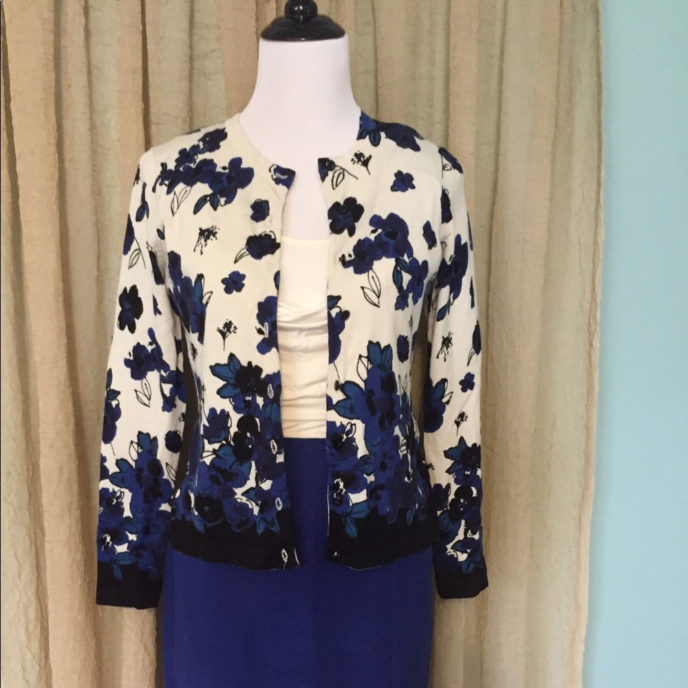 🏵 Charter Club Floral Cardigan