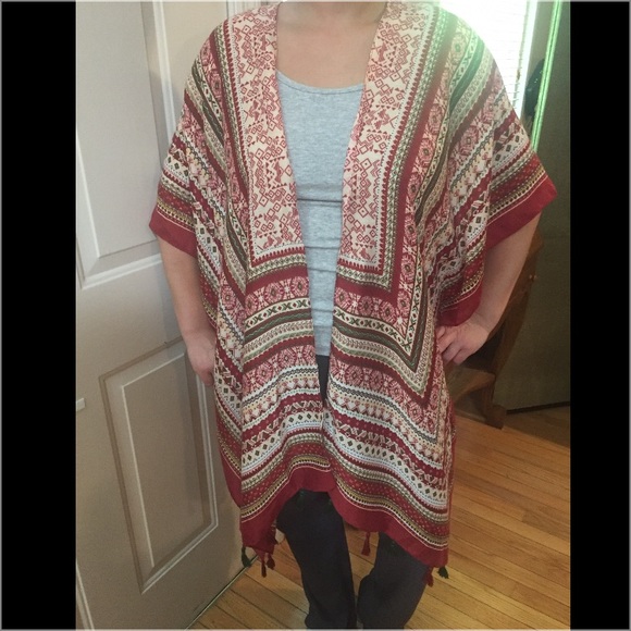πHPπ Red Aztec Shrug - Picture 3 of 5