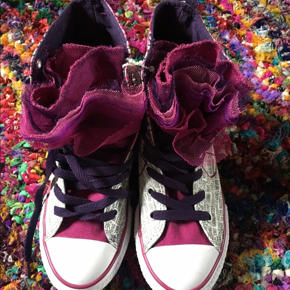 New girls hi top converse. - Picture 3 of 3