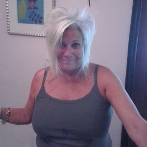 Meet your Posher, Dina