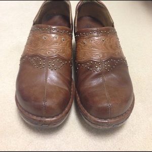 Ariat Brown Leather Clogs.