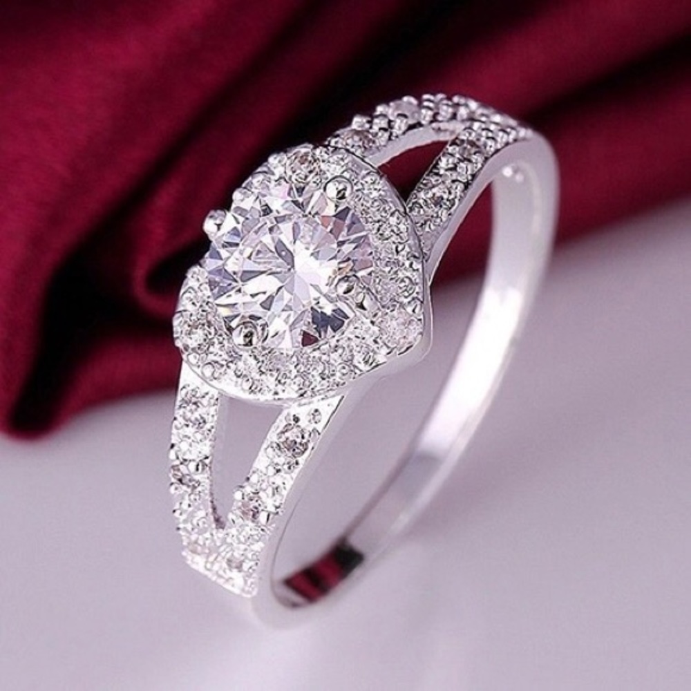 Beautiful heart shaped crystal ring