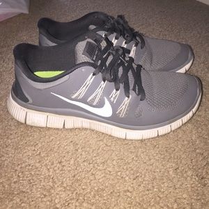 Nike running tennis shoes