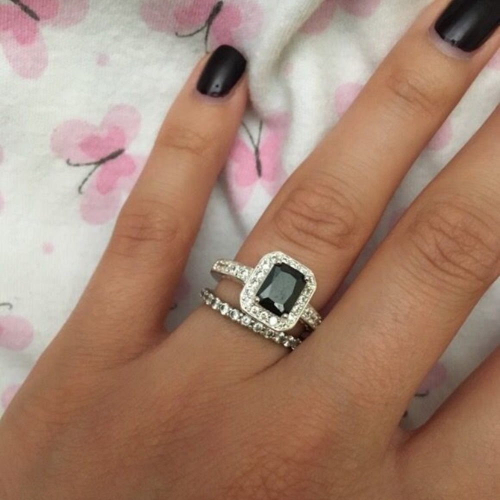Black stone ring