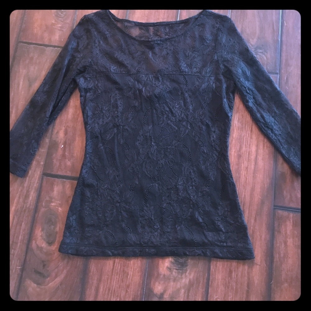 Black lace quarter sheer sleeve top