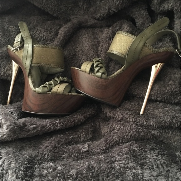 Shoes - Picture 2 of 3