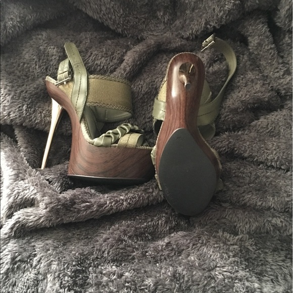 Shoes - Picture 3 of 3