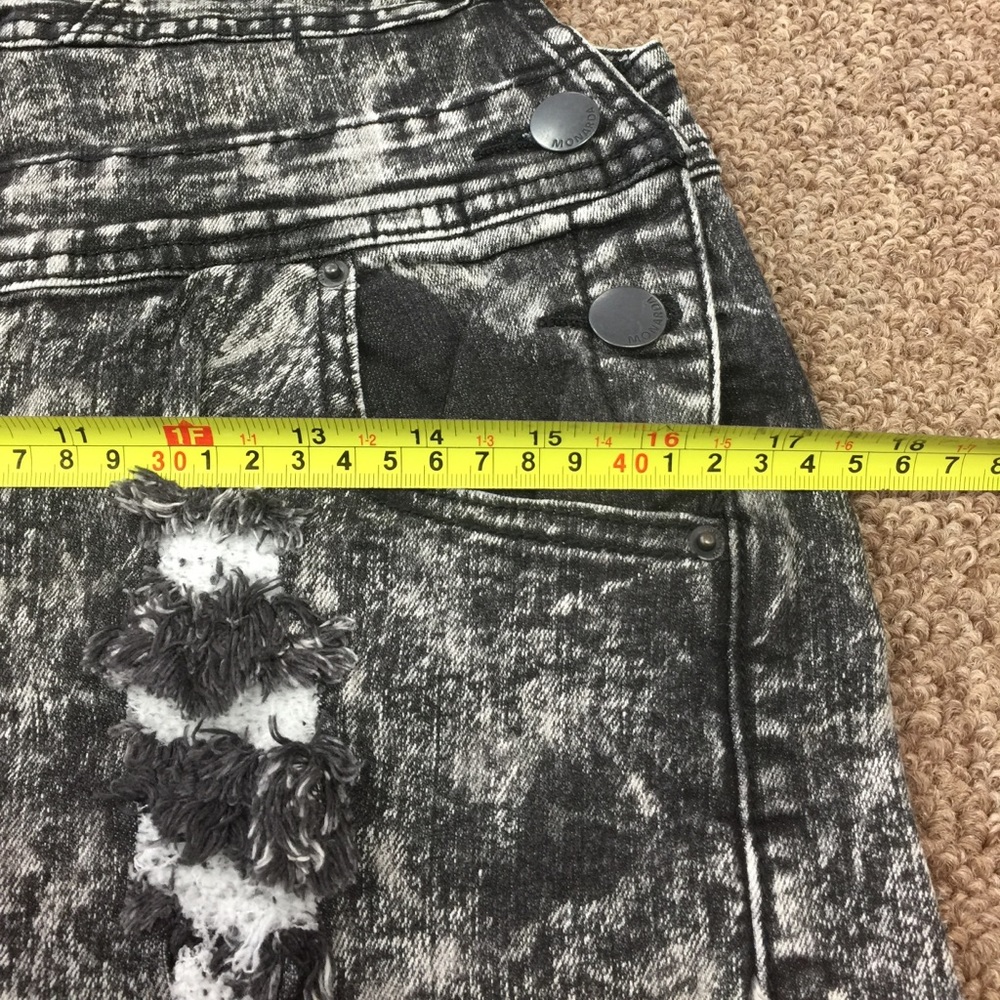 ❌SOLD❌ Monarda Overall Jean Shorts - Picture 8 of 8
