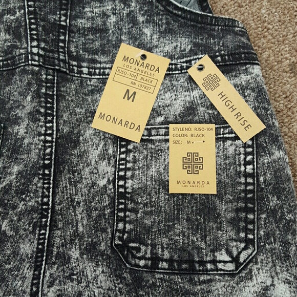 ❌SOLD❌ Monarda Overall Jean Shorts - Picture 5 of 8