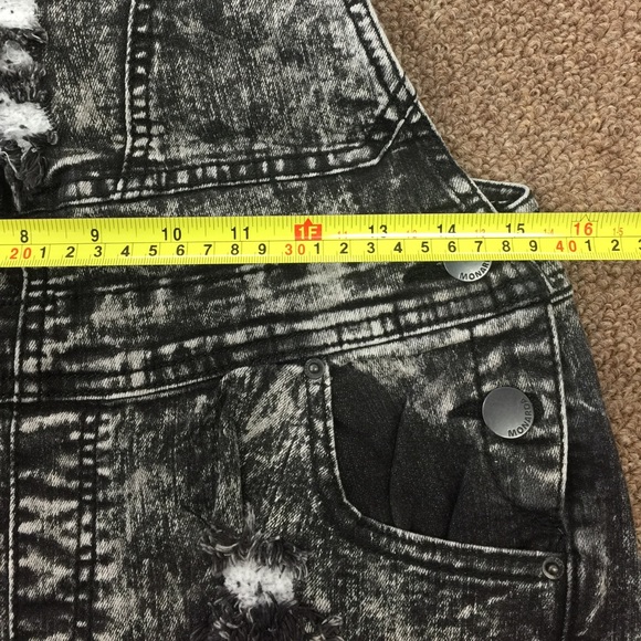 ❌SOLD❌ Monarda Overall Jean Shorts - Picture 7 of 8