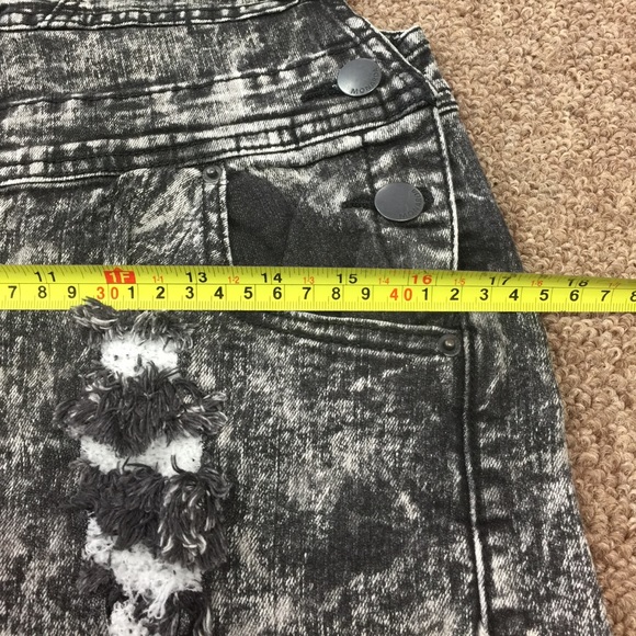 ❌SOLD❌ Monarda Overall Jean Shorts - Picture 8 of 8
