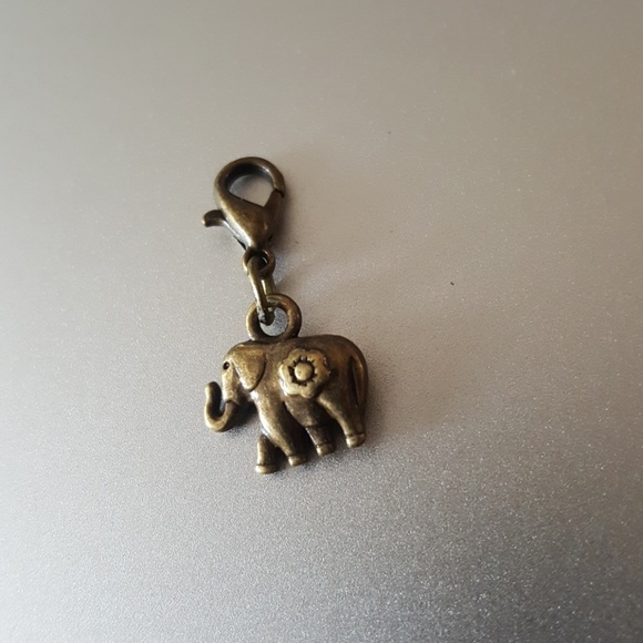 Antique gold daisy elephant good luck mini charm - Picture 1 of 6