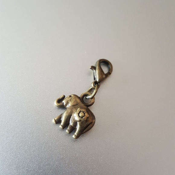 Antique gold daisy elephant good luck mini charm - Picture 5 of 6