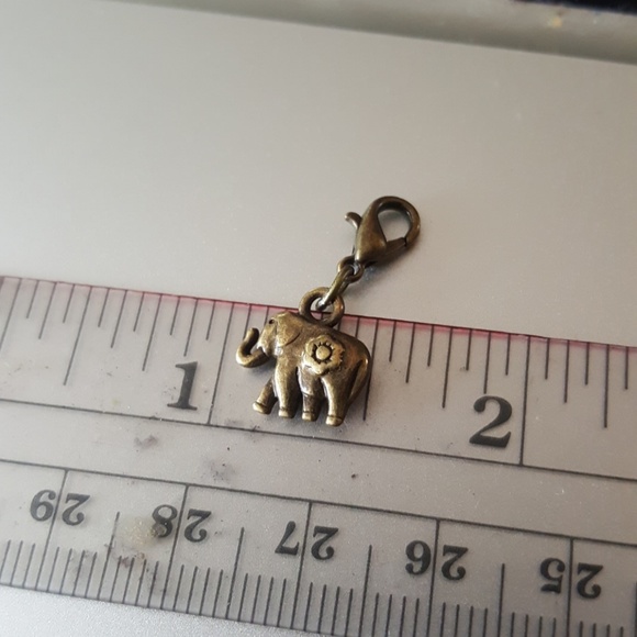Antique gold daisy elephant good luck mini charm - Picture 6 of 6