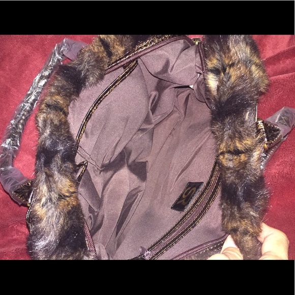 Sondra Roberts Faux Fur Shoulder bag - Picture 2 of 4