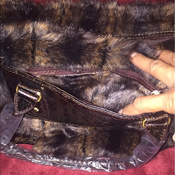 Sondra Roberts Faux Fur Shoulder bag - Picture 3 of 4