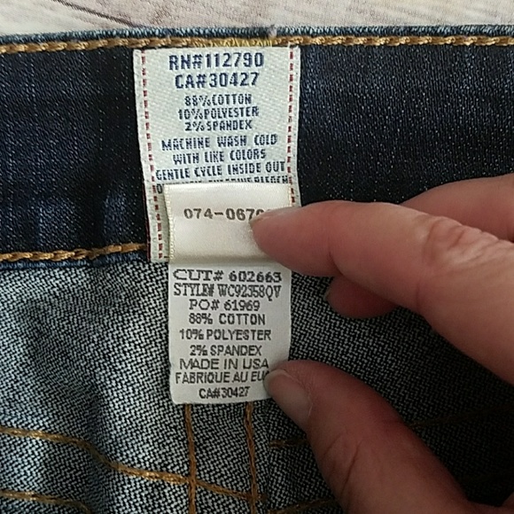 True Religion Flare Wide Leg Dark Wash Denim - Picture 6 of 8