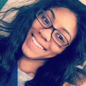 Meet your Posher, Briana