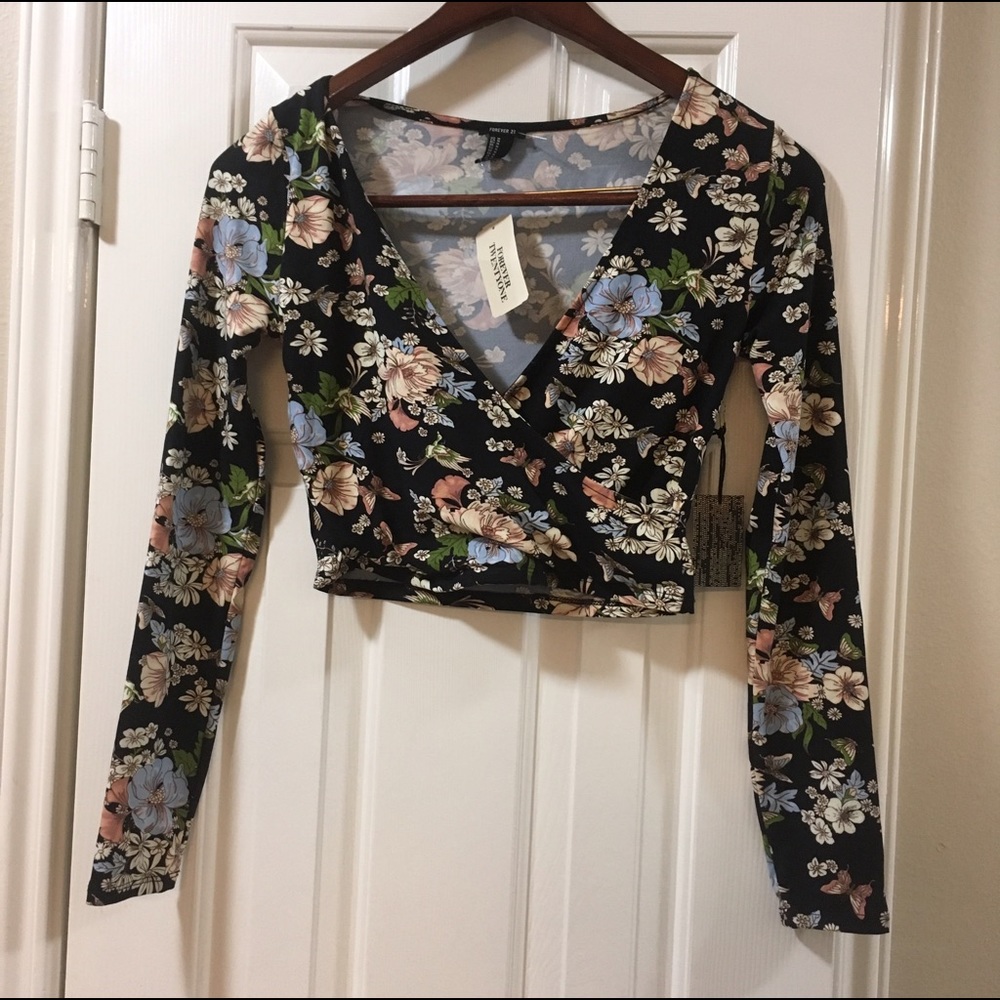 Forever 21 NWT cropped shirt floral medium