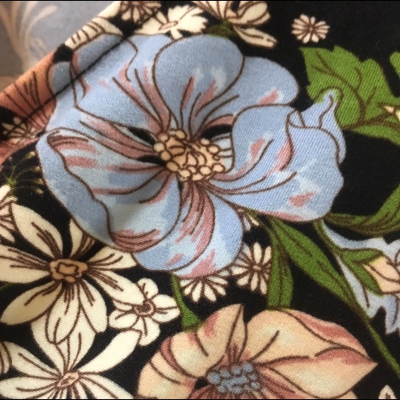 Forever 21 NWT cropped shirt floral medium - Picture 2 of 4