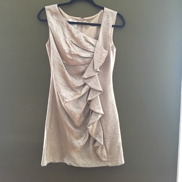Boutique metallic gold mini dress - Picture 1 of 3