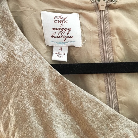 Boutique metallic gold mini dress - Picture 3 of 3