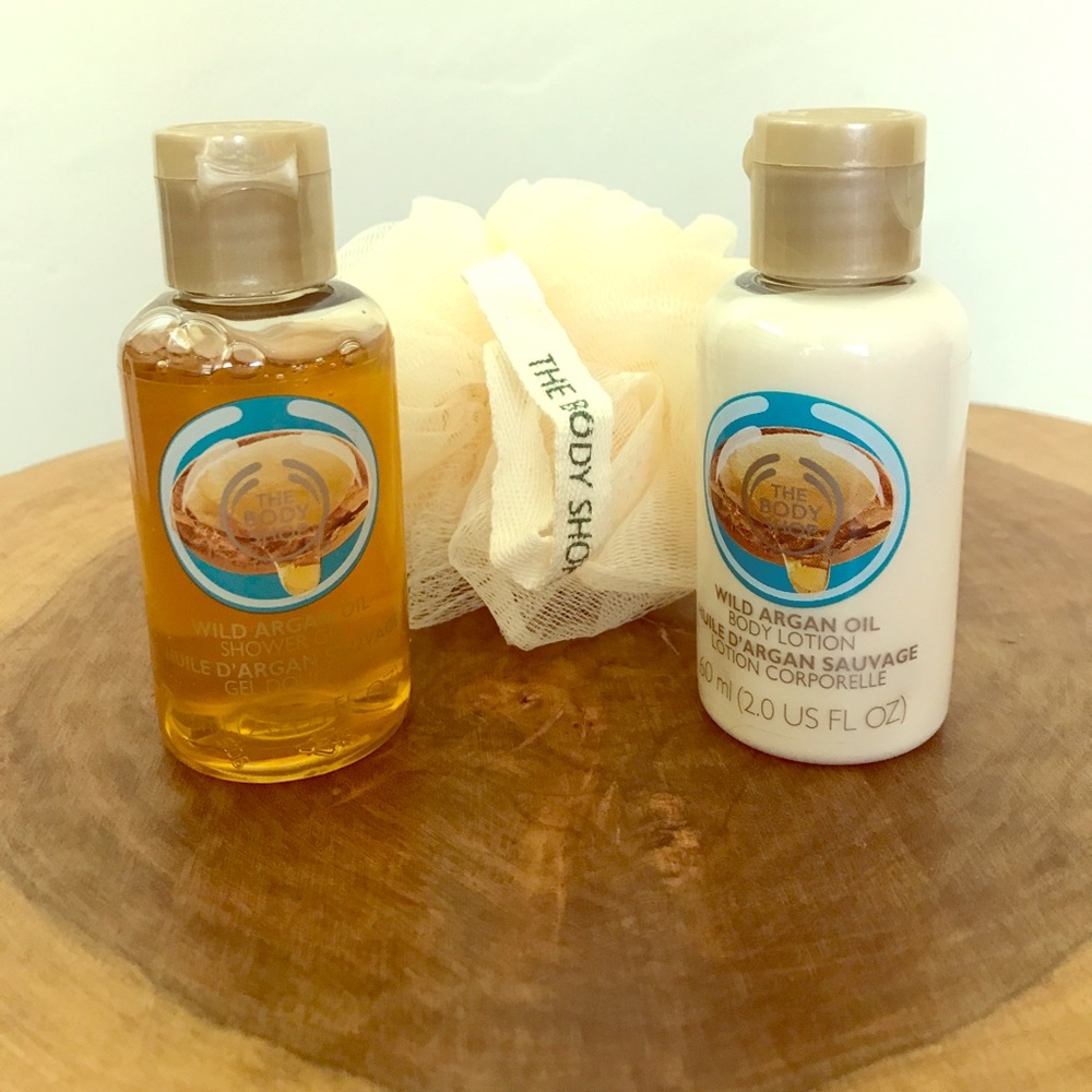 The Body Shop Wild Argan Oil body wash set!! 💐