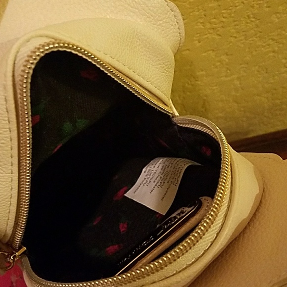 Betsey Johnson Popcorn Crossbody NWT - Picture 6 of 7