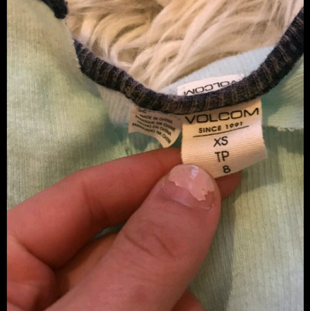 Volcom Top - Picture 2 of 3