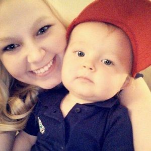 Meet your Posher, Caitlin