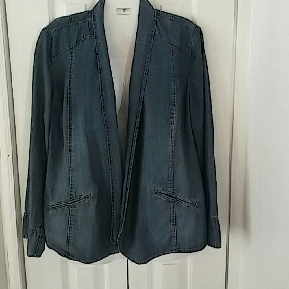 Chico's Plantinum Light Weight Jacket