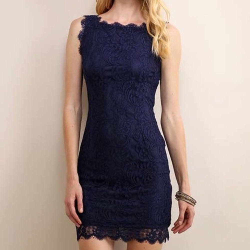 Navy Lace Sleveless Bodycon Dress