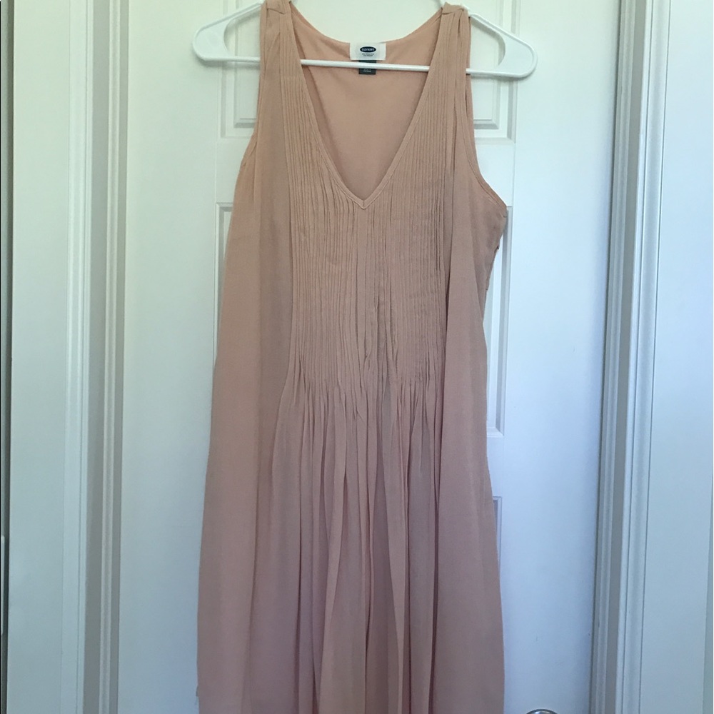 Blush pink mid length shift dress.