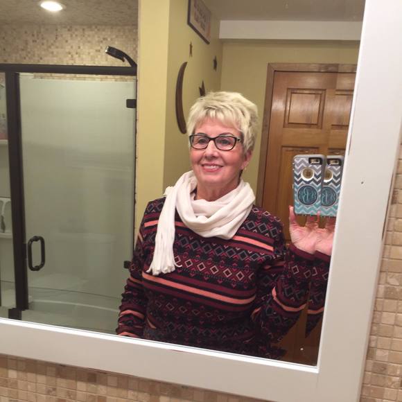 Meet your Posher, Janet - Picture 1 of 1