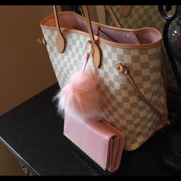 Louis Vuitton Handbags - Authentic LV Rose ballerina Never Full 2016