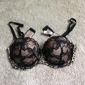 Never worn Victoria Secret bra