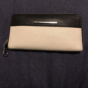 Marc jacobs zip wallet