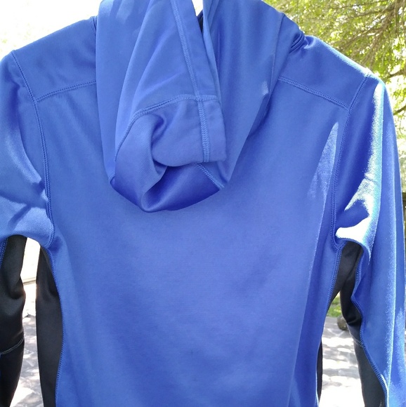 BOYS NIKE THERMA-FIT HOODIE - Picture 3 of 3