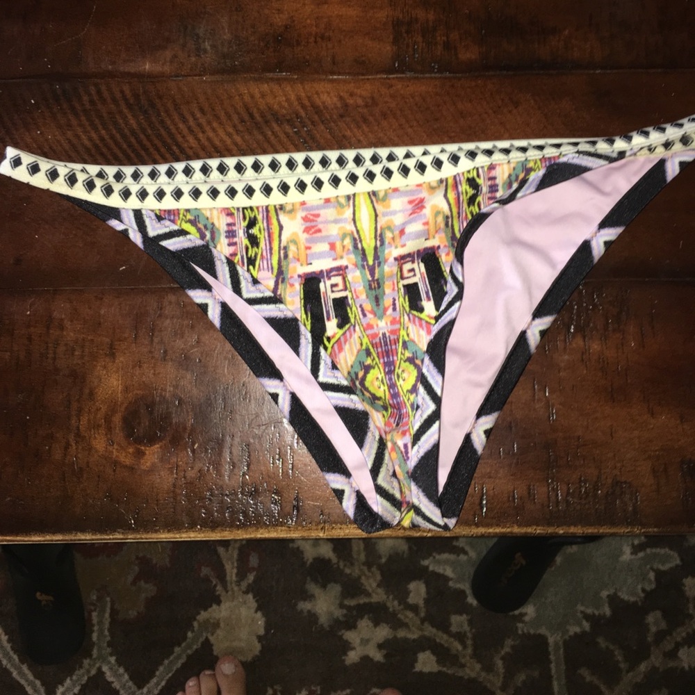 Victoria's Secret Cheeky Bottom